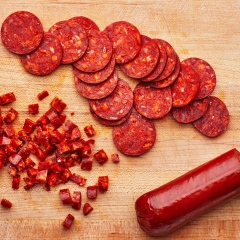 Photo: UAE Markets Free of Contaminated "Beef Pepperoni"