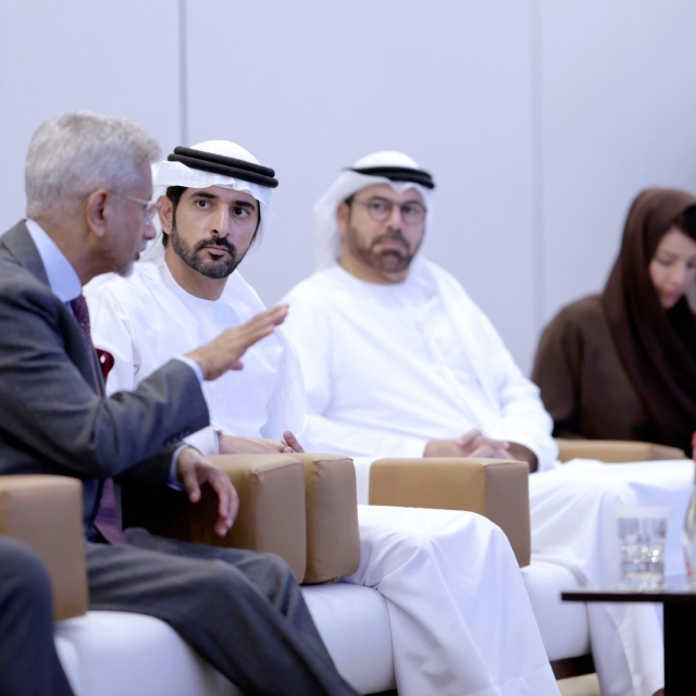 Photo: Hamdan bin Mohammed receives official invitation from Indian Prime Minister to visit the country in April