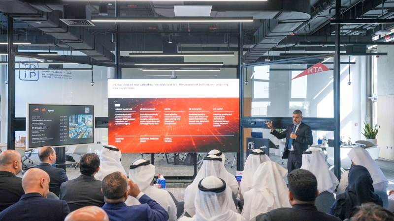 Photo: RTA, e& UAE explore advancing future technologies in mobility and communications