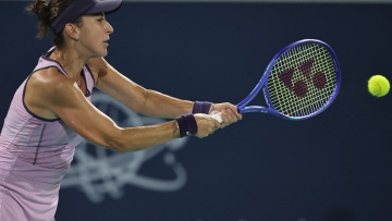 Photo: Bencic wins Mubadala Abu Dhabi Open for second time