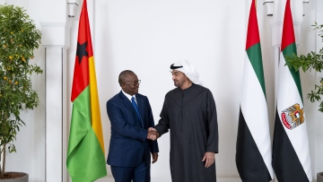 Photo: Presidents of UAE, Guinea-Bissau discuss bilateral relations, exchange honours