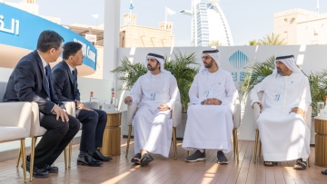 Photo: Hamdan bin Mohammed meets with CEO of Baidu at the World Governments Summit