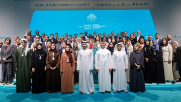 Photo: Hamdan bin Mohammed attends graduation ceremony of Arab and global leadership and capacity-building programmes