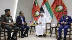 Photo: Hamdan bin Mohammed meets with Malaysia’s Defence Minister on sidelines of IDEX