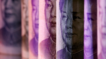 Photo: China’s Yuan Declines as Dollar Rebounds Amid Trade Policy Uncertainty