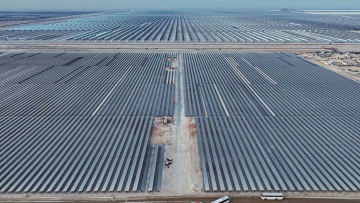 Photo: HE Saeed Mohammed Al Tayer reviews progress of the Mohammed bin Rashid Al Maktoum Solar Park