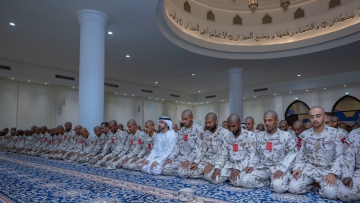 Photo: Hamdan bin Mohammed shares Iftar with national service recruits in Abu Dhabi